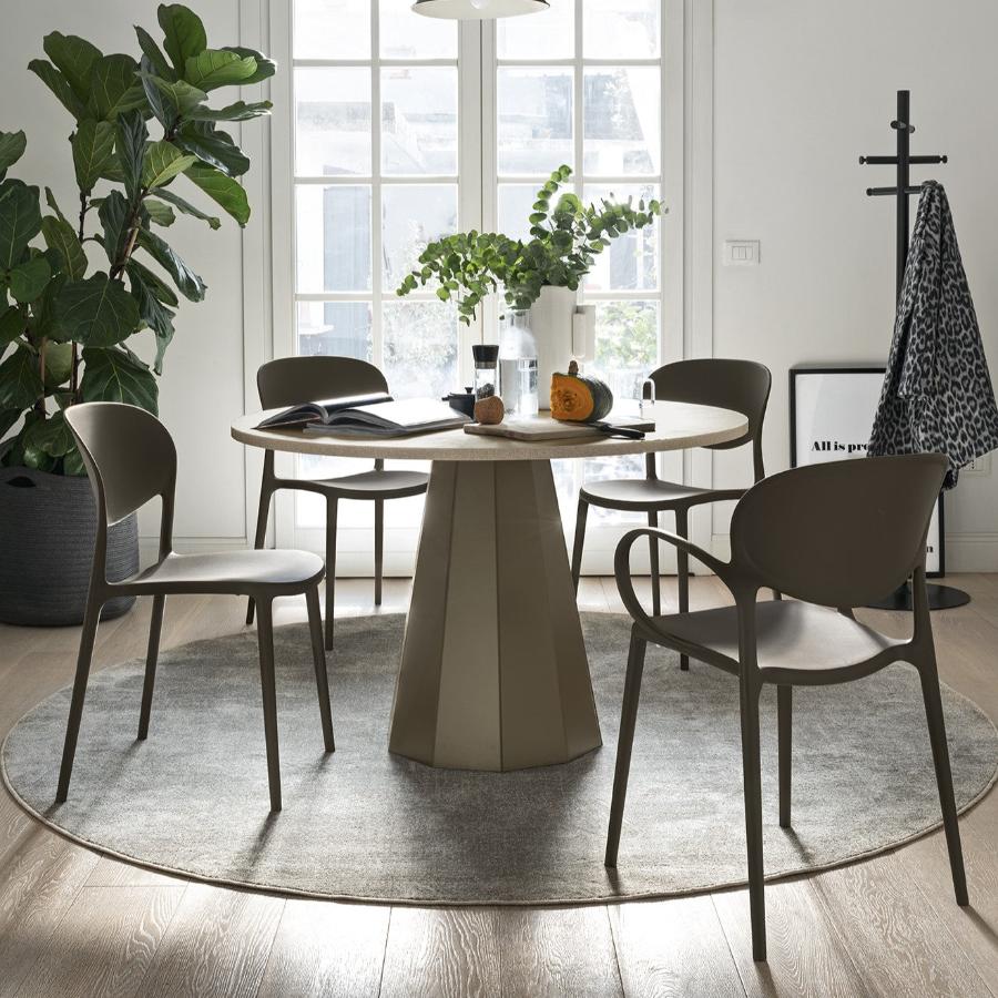 Sedia impilabile con braccioli Abby - Connubia