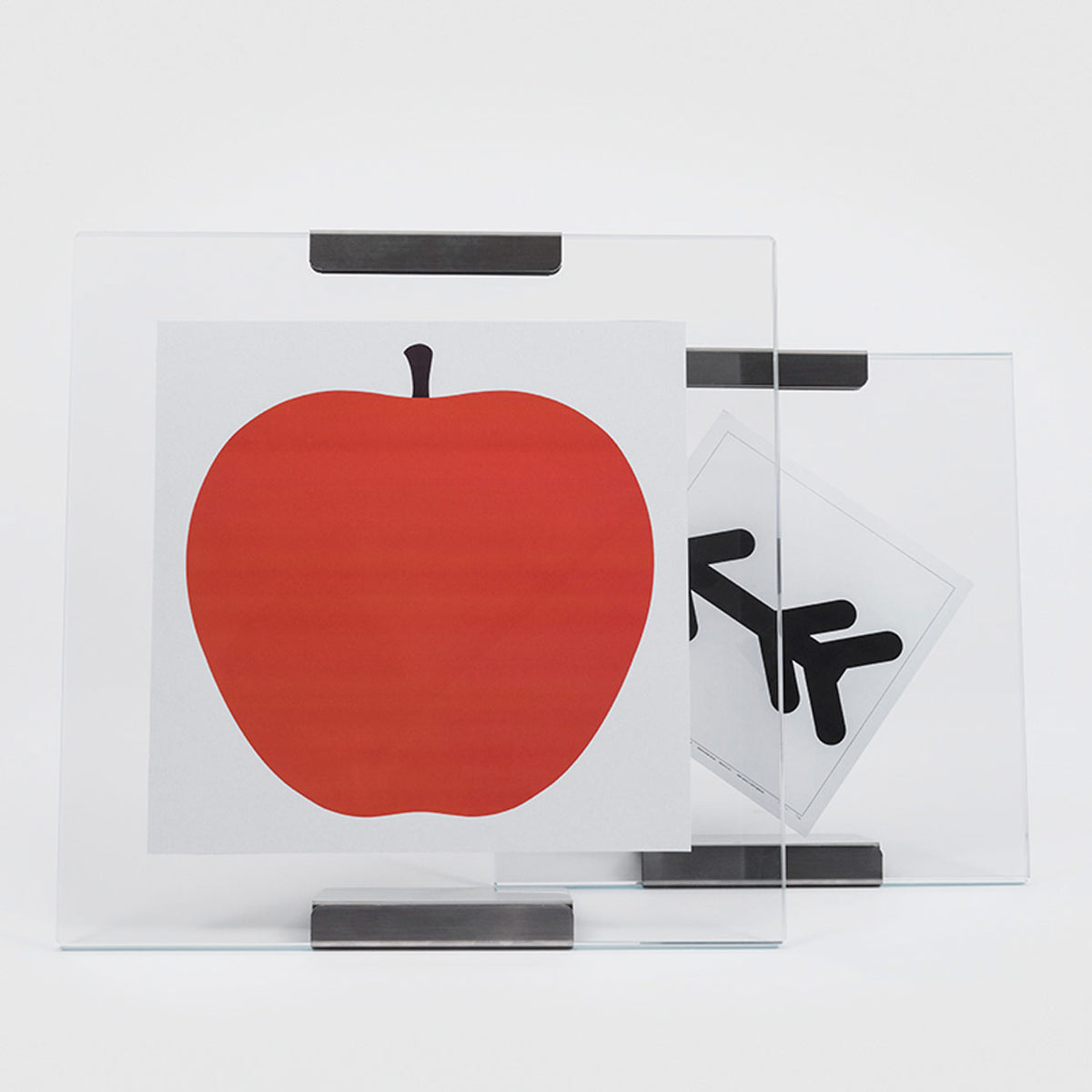 Galapagos Danese Milano, portaritratti di Bruno Munari