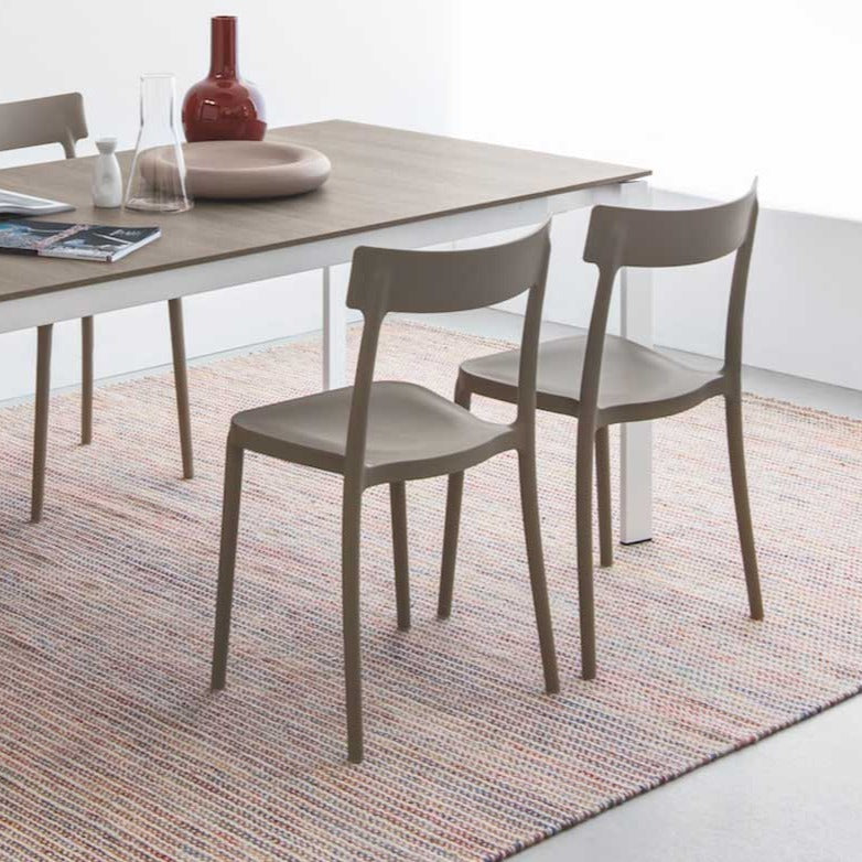 Sedia Argo Connubia – Bianco, Impilabile, Design Essenziale