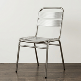 Sedia Alu in alluminio satinato impilabile per bar e ristoranti, ideale per esterno.